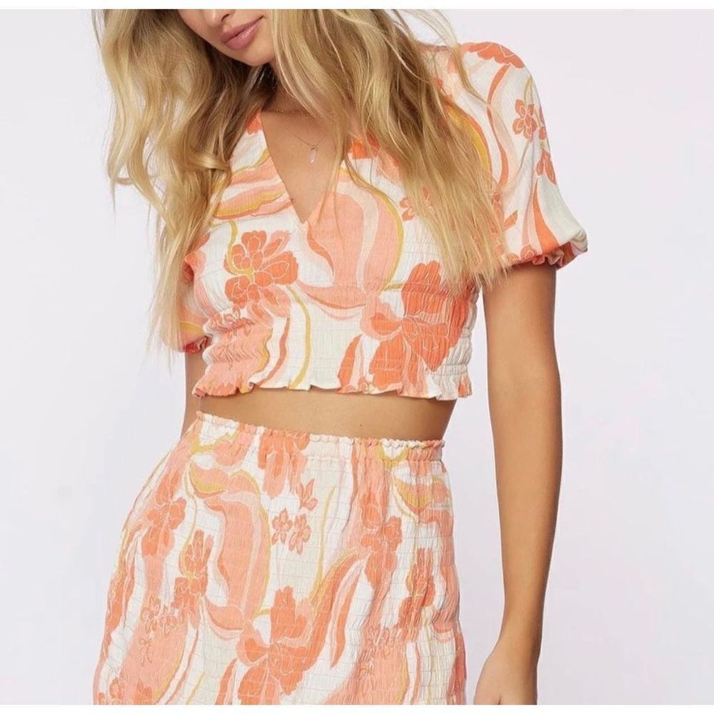 ✨HP✨Naomi Floral Crop Top
O'NEILL✨